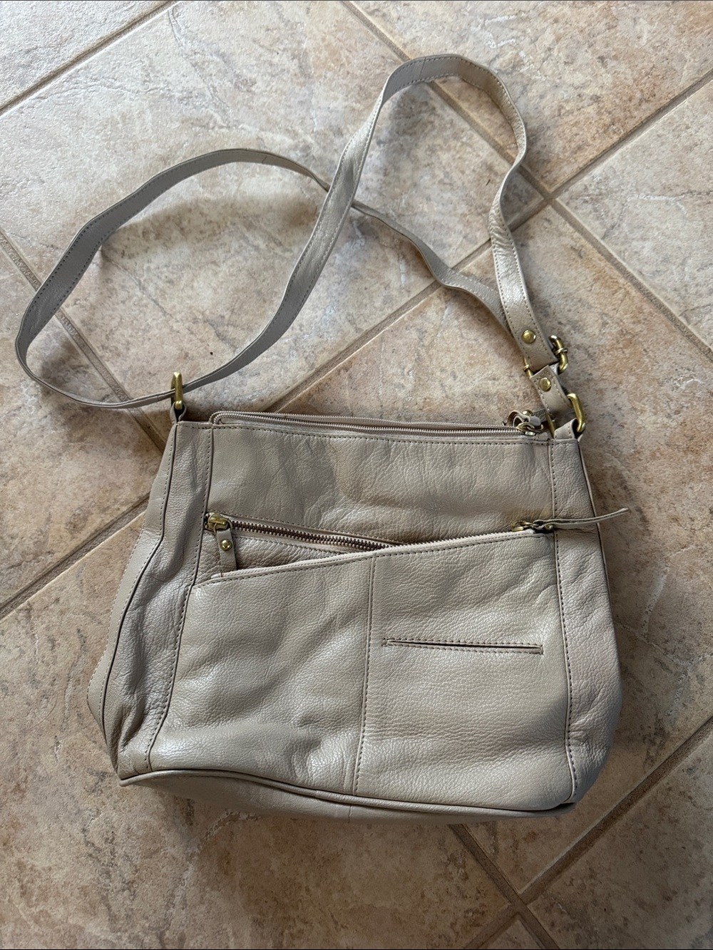 Everyday Leather Crossbody Bag in Light Taupe